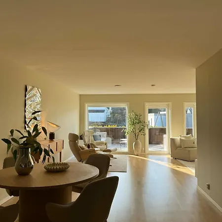 Modern And Stylish Lägenhet *