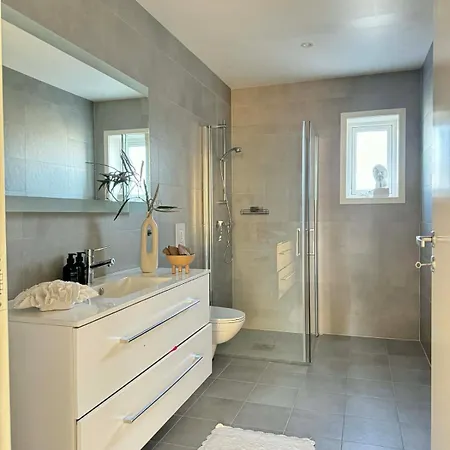 Modern And Stylish *